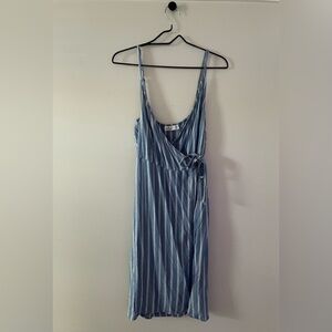 Women’s Hollister wrap dress